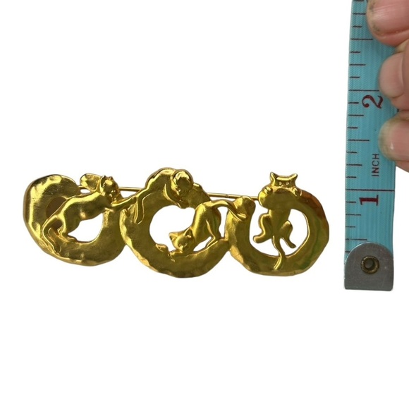 Vintage Whimsical JJ Mark Cat Brooch Pin Matt Gold Playful Kittens Cat Lady - Picture 6 of 7